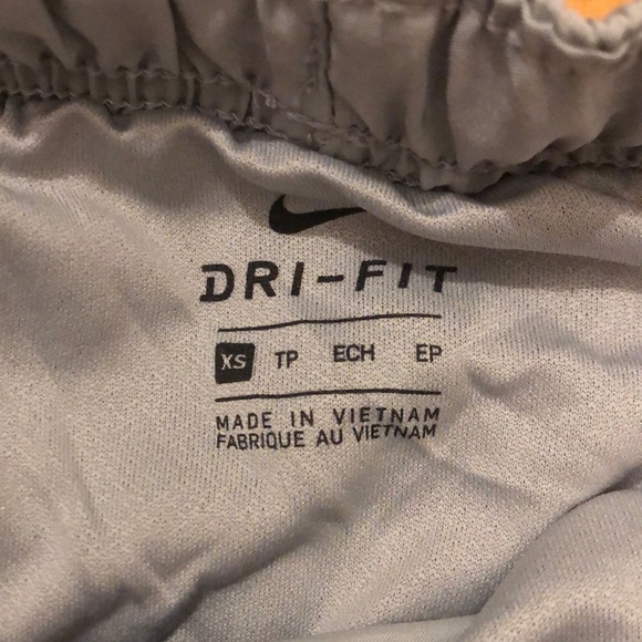 Nike Running Shorts - Picture 4 of 7